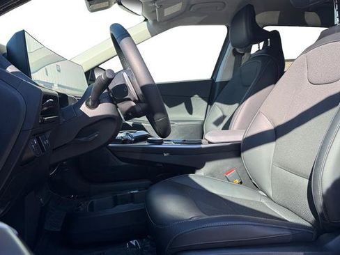 Used 2024 Kia EV6 Light RWD image 10