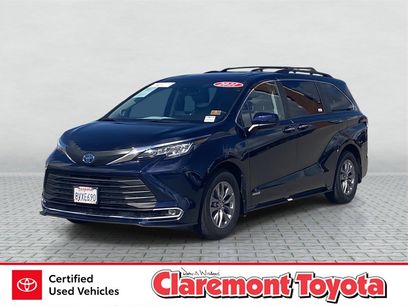 Certified 2021 Toyota Sienna XLE