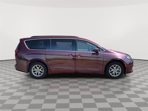 Used 2021 Chrysler Voyager Lxi FWD image 26