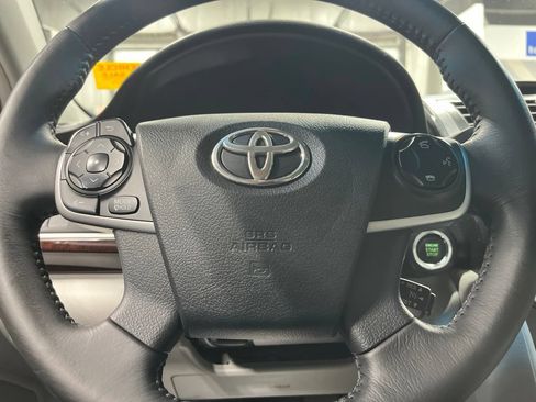 Used 2012 Toyota Camry XLE FWD image 18