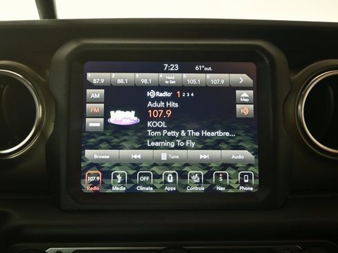 Used 2018 Jeep Wrangler Unlimited Rubicon w/ Dual Top Group image 28