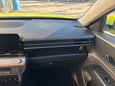 Used 2025 Hyundai Kona SEL image 35