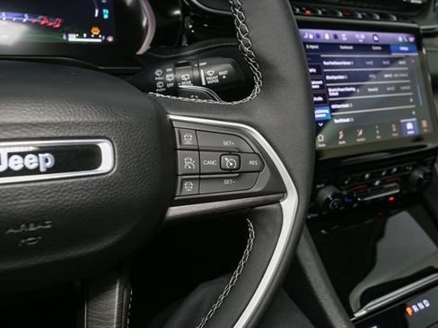 Used 2023 Jeep Grand Cherokee 4WD 4xe w/ Luxury Tech Group II image 37