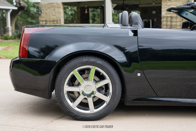 Used 2006 Cadillac XLR RWD image 10