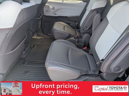 Used 2021 Toyota Sienna XSE FWD image 13
