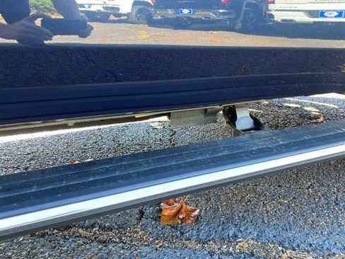 Used 2020 Cadillac Escalade Premium Luxury image 31