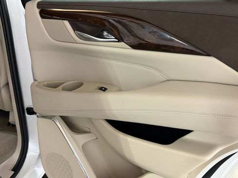 Used 2017 Cadillac Escalade Premium Luxury RWD image 45