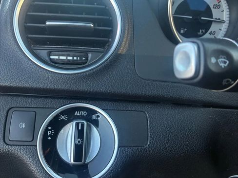 Used 2014 Mercedes-Benz C 250 Sedan w/ Premium 1 Package image 19