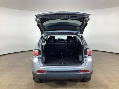 Used 2022 Jeep Compass Latitude w/ Convenience Group FWD image 12