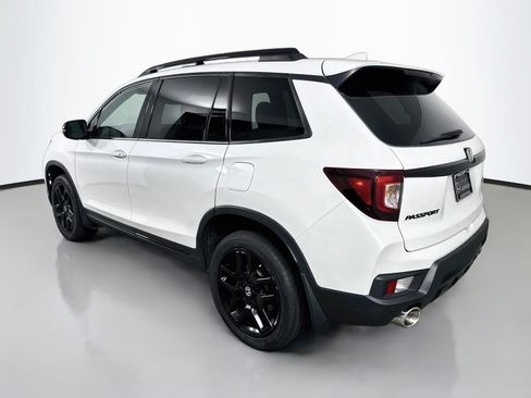Used 2025 Honda Passport Black Edition image 5