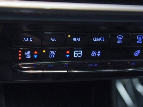 Used 2023 Chevrolet Bolt EUV Premier w/ Sun & Sound Package image 24