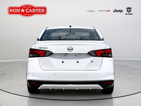 Used 2023 Nissan Versa S FWD image 5