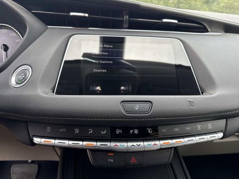Used 2019 Cadillac XT4 Luxury image 23