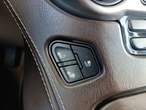 Used 2017 Chevrolet Tahoe Premier RWD image 25