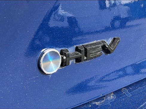 Used 2025 Toyota Camry SE image 10