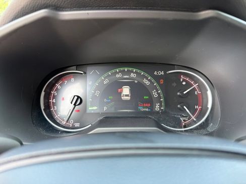 Used 2025 Toyota RAV4 XLE AWD/4WD image 9