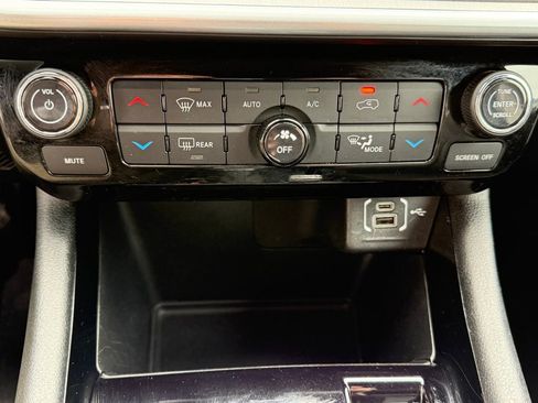 Used 2025 Jeep Compass Limited AWD/4WD image 25