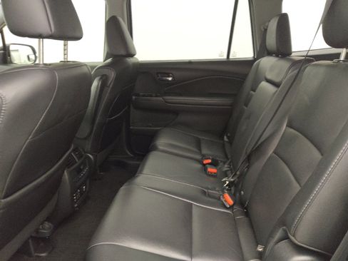 Used 2017 Honda Pilot Touring image 18