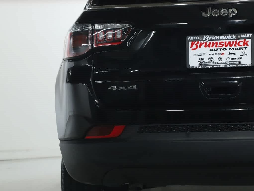 Used 2023 Jeep Compass Latitude AWD/4WD image 43