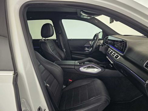 Used 2023 Mercedes-Benz GLS 580 4MATIC image 16