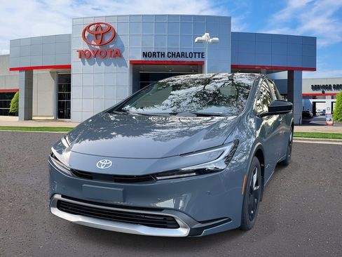 New 2026 Toyota Prius SE image 5