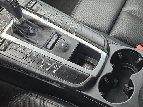 Certified 2021 Porsche Macan AWD/4WD image 20