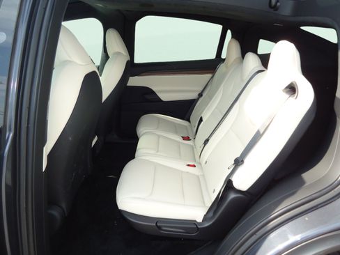 Used 2023 Tesla Model X AWD/4WD image 26