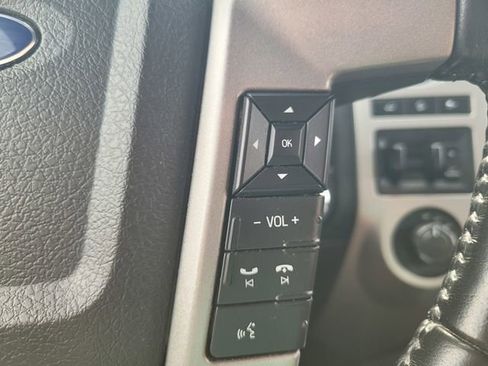 Used 2017 Ford Expedition Limited image 26