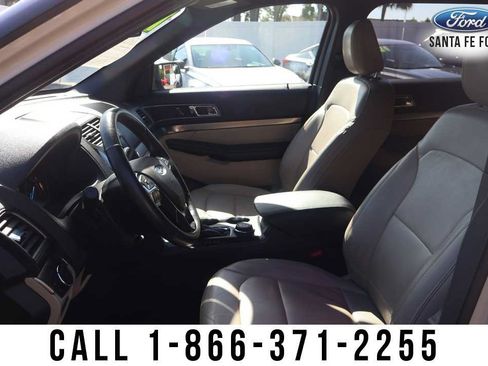 Used 2018 Ford Explorer XLT w/ Equipment Group 202A AWD/4WD image 17