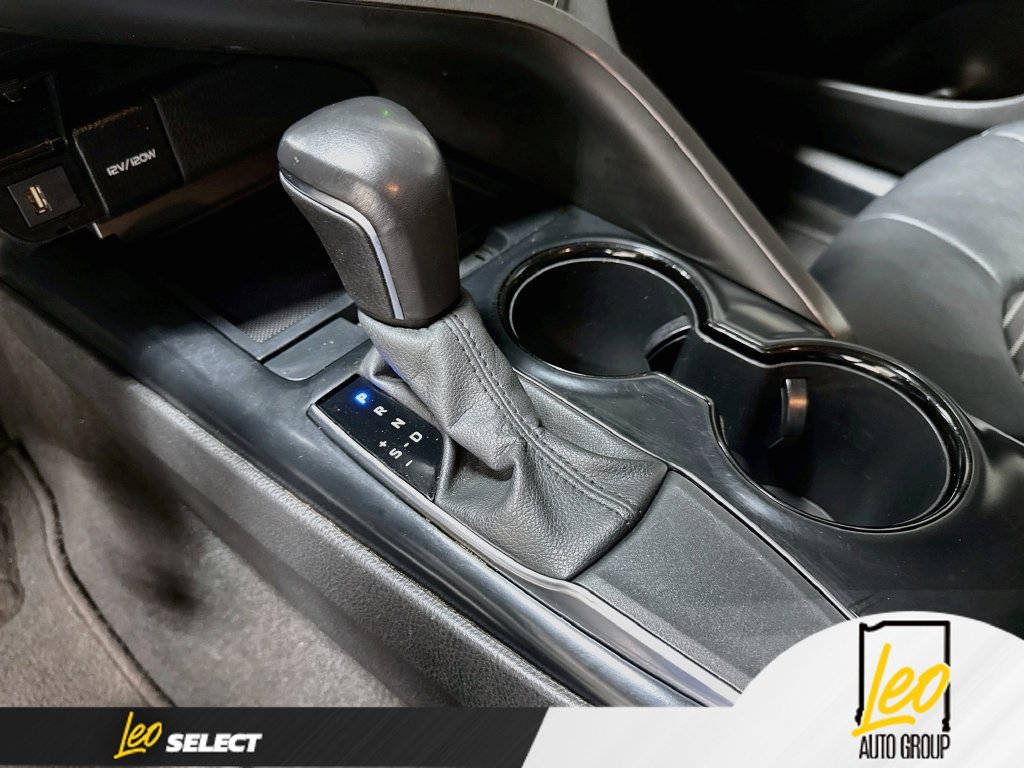 Used 2020 Toyota Camry SE w/ Convenience Package FWD image 19