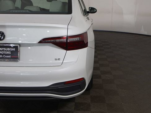 Used 2023 Volkswagen Jetta SE w/ Panoramic Sunroof Package FWD image 16