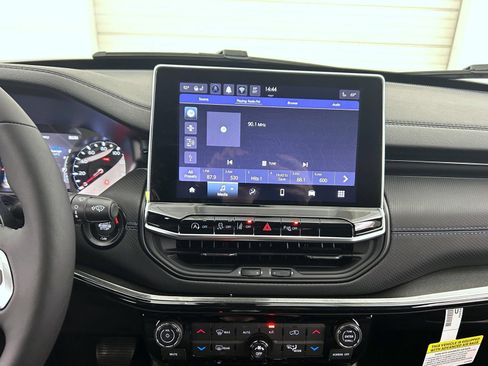 New 2026 Jeep Compass Limited AWD/4WD image 12