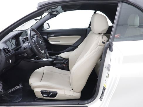 Used 2020 BMW 230i xDrive Convertible w/ Convenience Package image 6