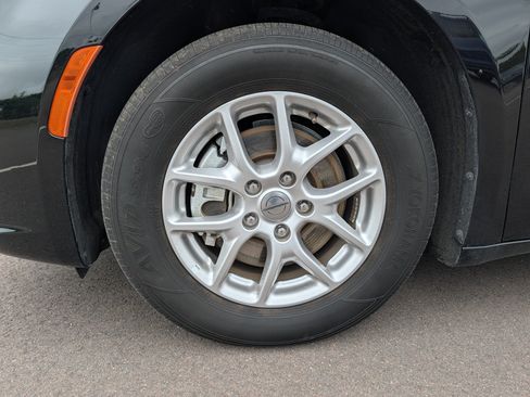Used 2025 Chrysler Pacifica Select FWD image 15