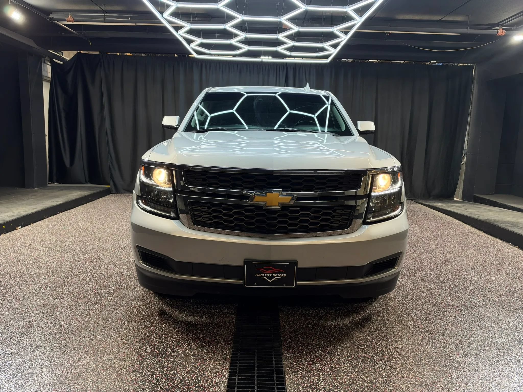 Used 2019 Chevrolet Tahoe LT AWD/4WD image 2