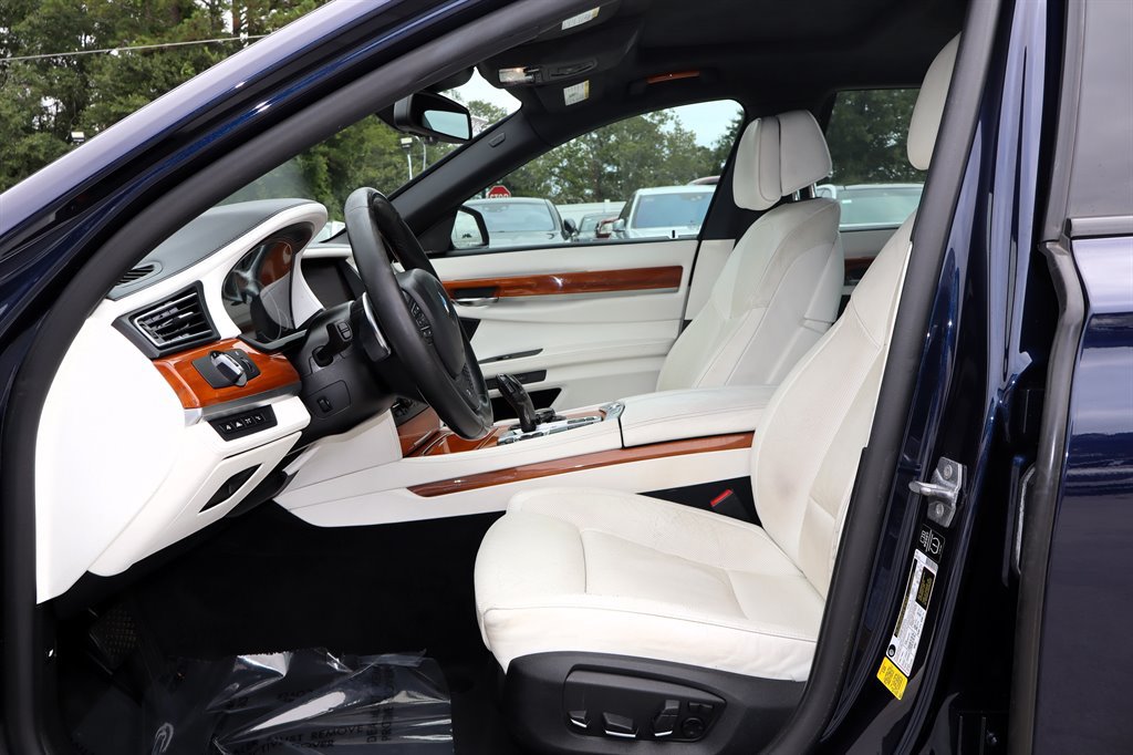 Used 2015 BMW 750Li RWD image 10
