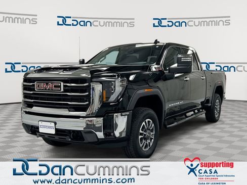 Used 2025 GMC Sierra 2500 SLT AWD/4WD image 1