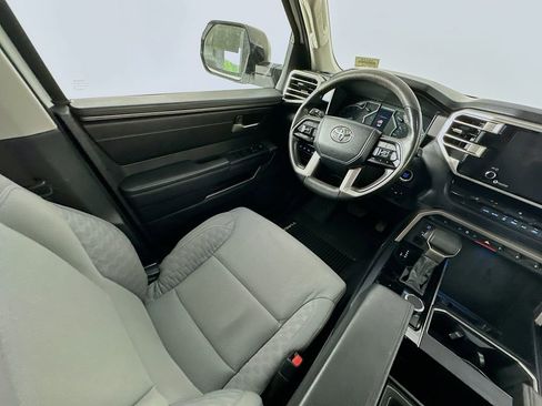 Used 2022 Toyota Tundra SR5 w/ SR5 Convenience Package RWD image 9