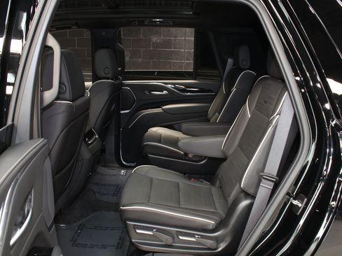 Used 2024 Cadillac Escalade Sport w/ LPO, ONYX Package AWD/4WD image 38