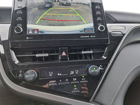 Used 2024 Toyota Camry XSE FWD image 11