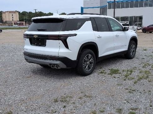 New 2026 Chevrolet Traverse LT w/ Driver Confidence Package FWD image 4