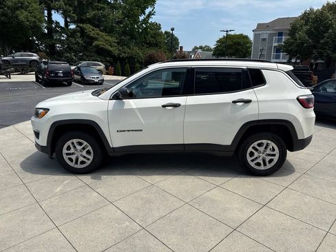Used 2019 Jeep Compass Sport AWD/4WD image 4