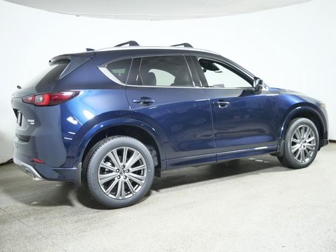 New 2025 MAZDA CX-5 Signature image 2