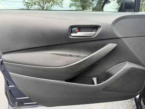 Used 2021 Toyota Corolla LE FWD image 9