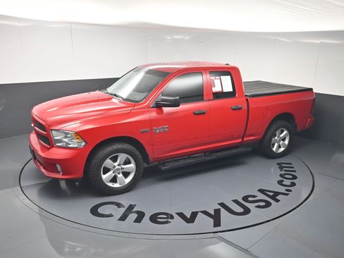 Used 2015 RAM 1500 Express RWD image 28