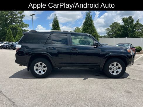 Used 2022 Toyota 4Runner SR5 RWD image 4