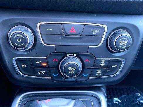 Used 2019 Jeep Compass Latitude w/ Cold Weather Group image 15