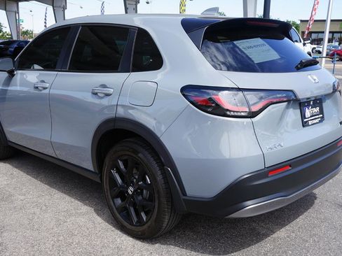 Used 2025 Honda HR-V Sport image 5