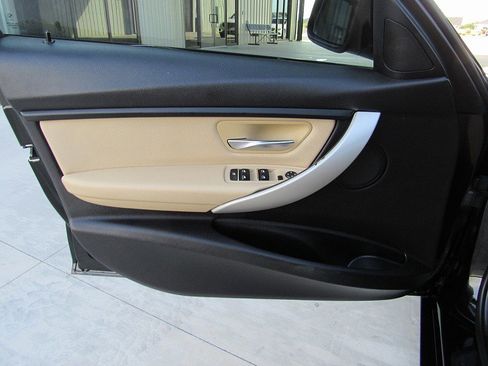 Used 2018 BMW 320i xDrive Sedan image 18