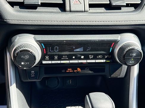 Used 2025 Toyota RAV4 LE AWD/4WD image 17
